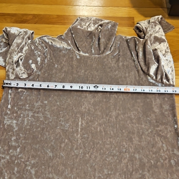 Velvet Ruby Rd. Olive Green Cowl Neck Size M - Picture 10 of 10